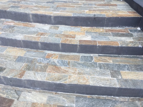 Плитка из Златолита Уральского для лестницы купить в Красноармейске