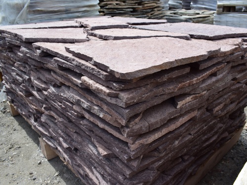 Плитняк лемезит бордовый для облицовки цоколя 20-25 мм  купить в Красноармейске