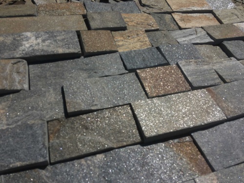 Плитка пилёная златолит Уральский для цоколя, отмостки купить в Красноармейске