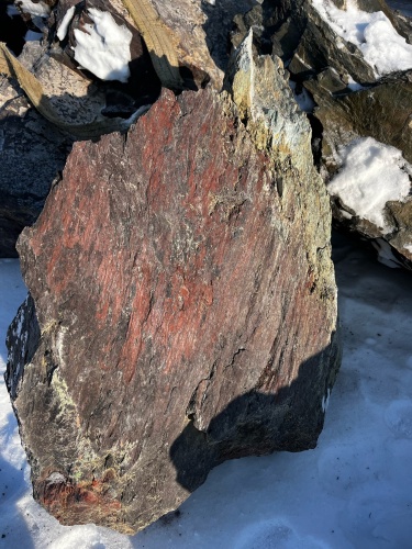 Ландшафтные глыбы красно-фиолетовые 200-1000 килограмм купить в Красноармейске