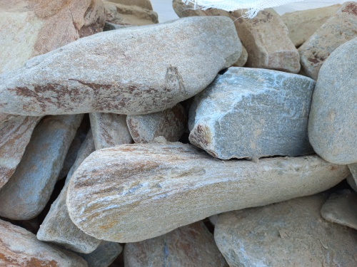 Златолит жёлтый, жёлто-зелёный глыбки и валуны для ланшафтного дизайна купить в Красноармейске