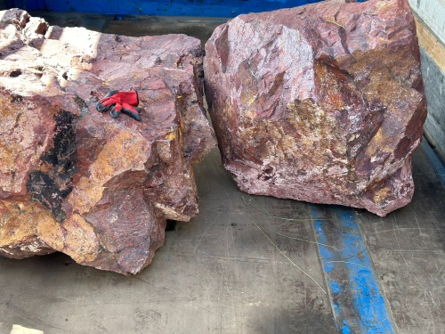 Ландшафтные глыбы красно-фиолетовые 200-1000 килограмм купить в Красноармейске