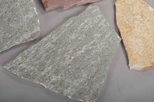 Плитняк златолит Уральский для цоколя, отмостки купить в Красноармейске