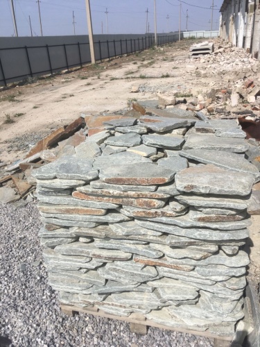 Златолит серебристый галтованный для лестниц купить в Красноармейске