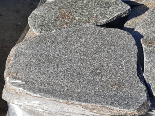 Златолит серебристый галтованный для лестниц купить в Красноармейске