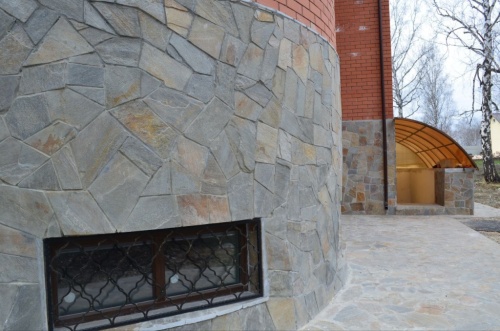 Плитняк златолит Уральский для цоколя, отмостки купить в Красноармейске